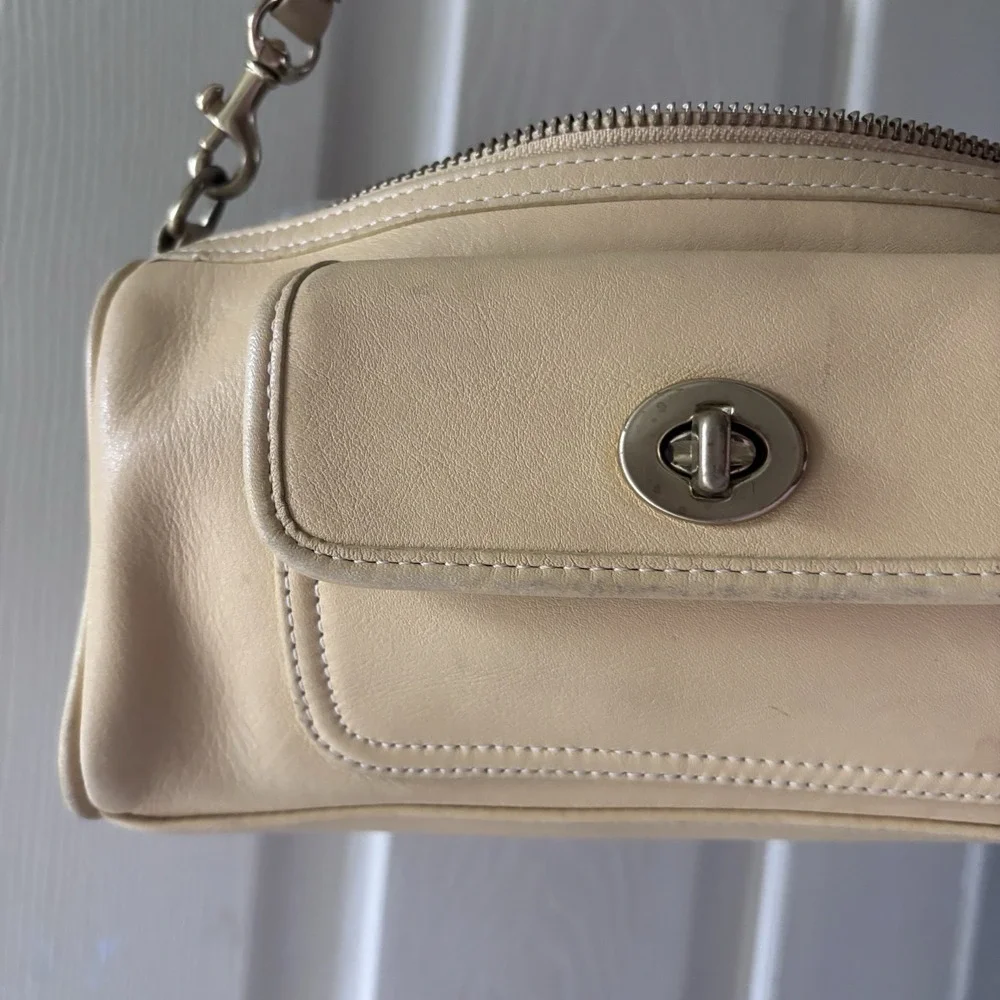 Vtg Coach 9712 Legacy Leather Demi Pouch Shoulder Bag Turnlock Tan Butter Yellow
